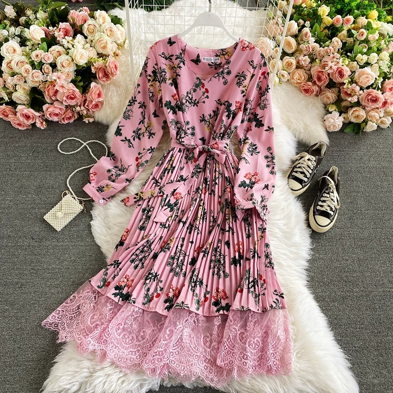 Lace Patchwork Floral Pleated Maxi Dress
