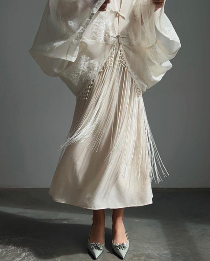 Zarif Beyaz Çiçek Nakışlı Takım