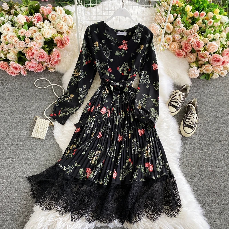 Lace Patchwork Floral Pleated Maxi Dress