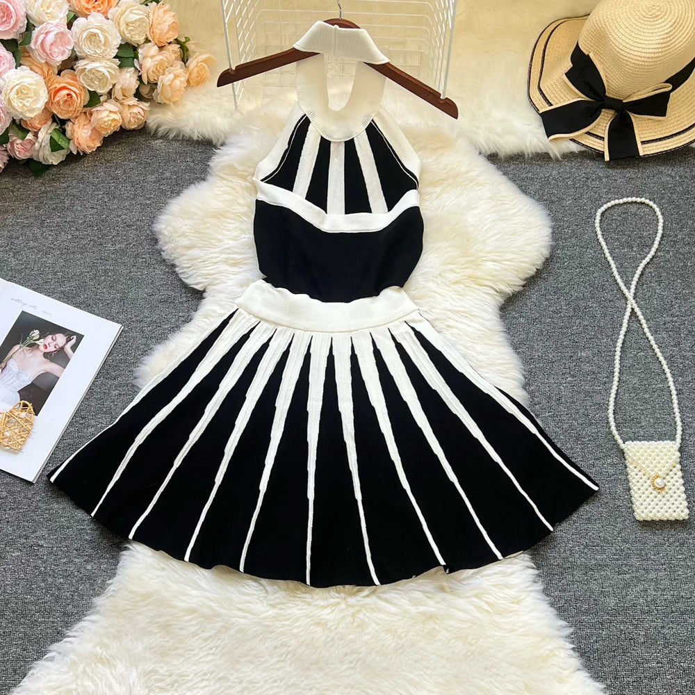 Black And White Halter Pleated Dress